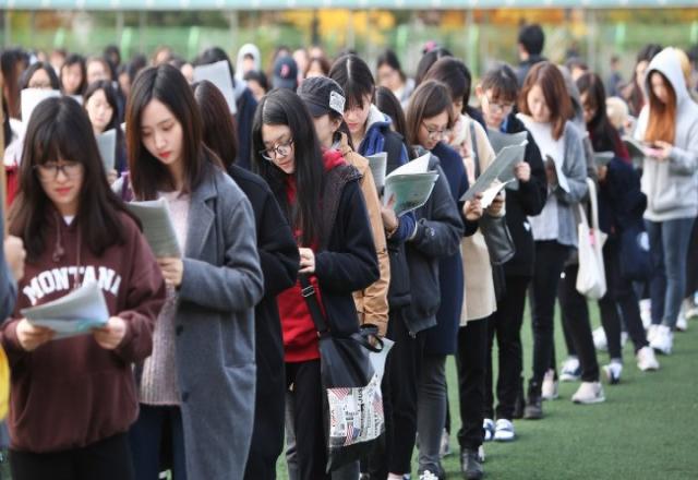 Sinh viên Việt Nam đi du học Hàn Quốc bằng con đường nào?