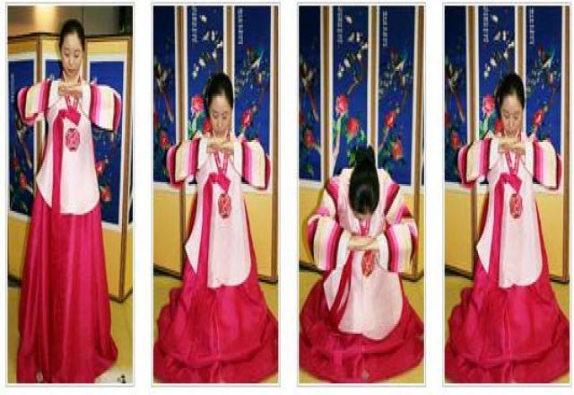 Học giao tiếp tiếng Hàn với văn hóa chào hỏi