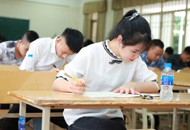 Review lớp luyện thi tiếng Hàn TOPIK 2 tại SOFL
